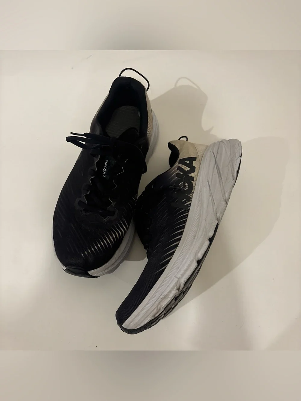 HOKA women’s Rincon 3 size 8